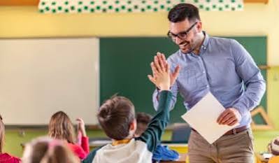 لو بتدور على مدرس أو مدرسه خبره كويسه يبقى موقع معلمون هوا الحل الأفضل والاقوه في السعوديه موقع معلمون هوا الحل